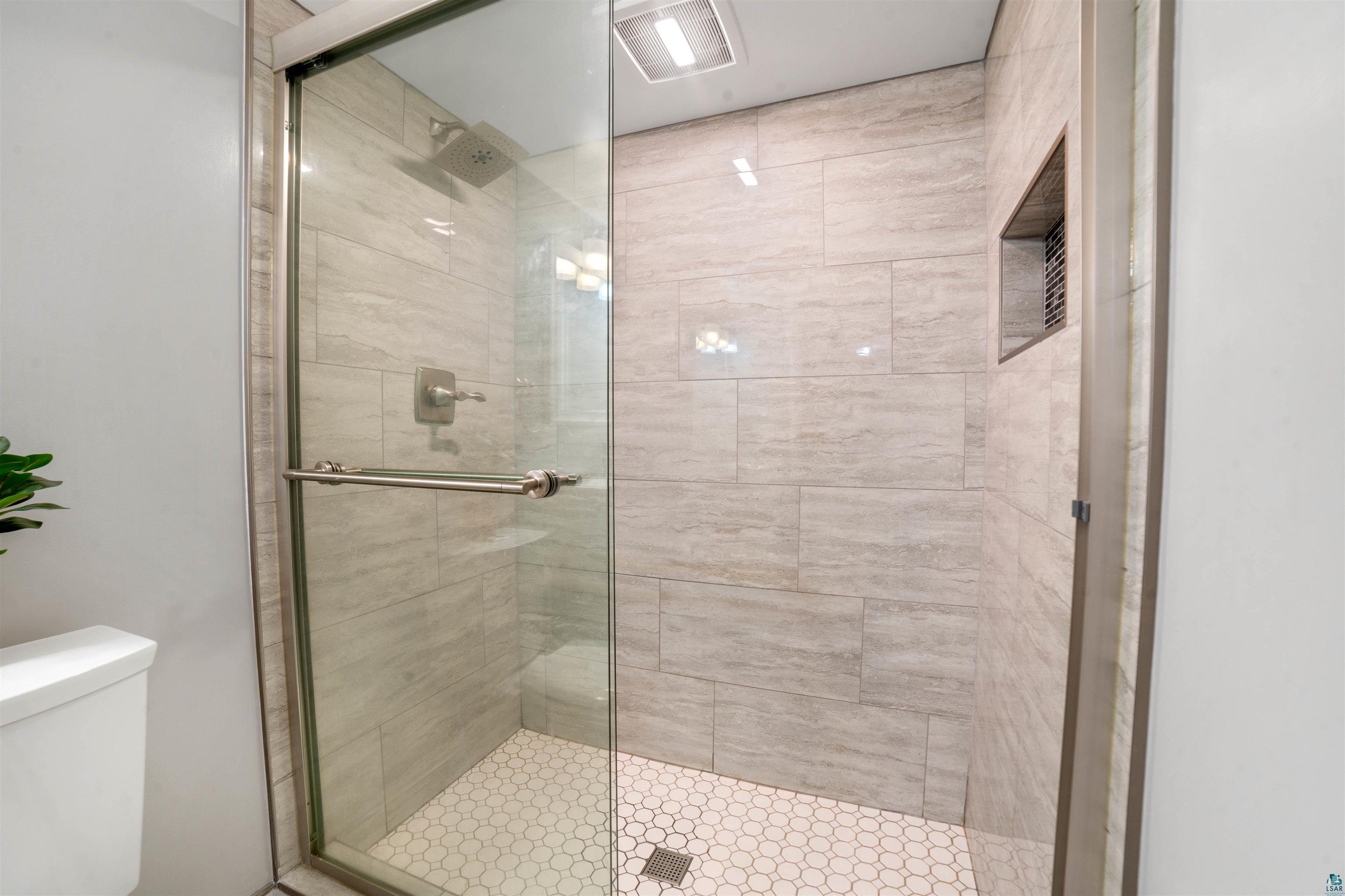 517 North Farrell Road Duluth, MN 55811 - Photo 13 of 40 Gallery Image 13