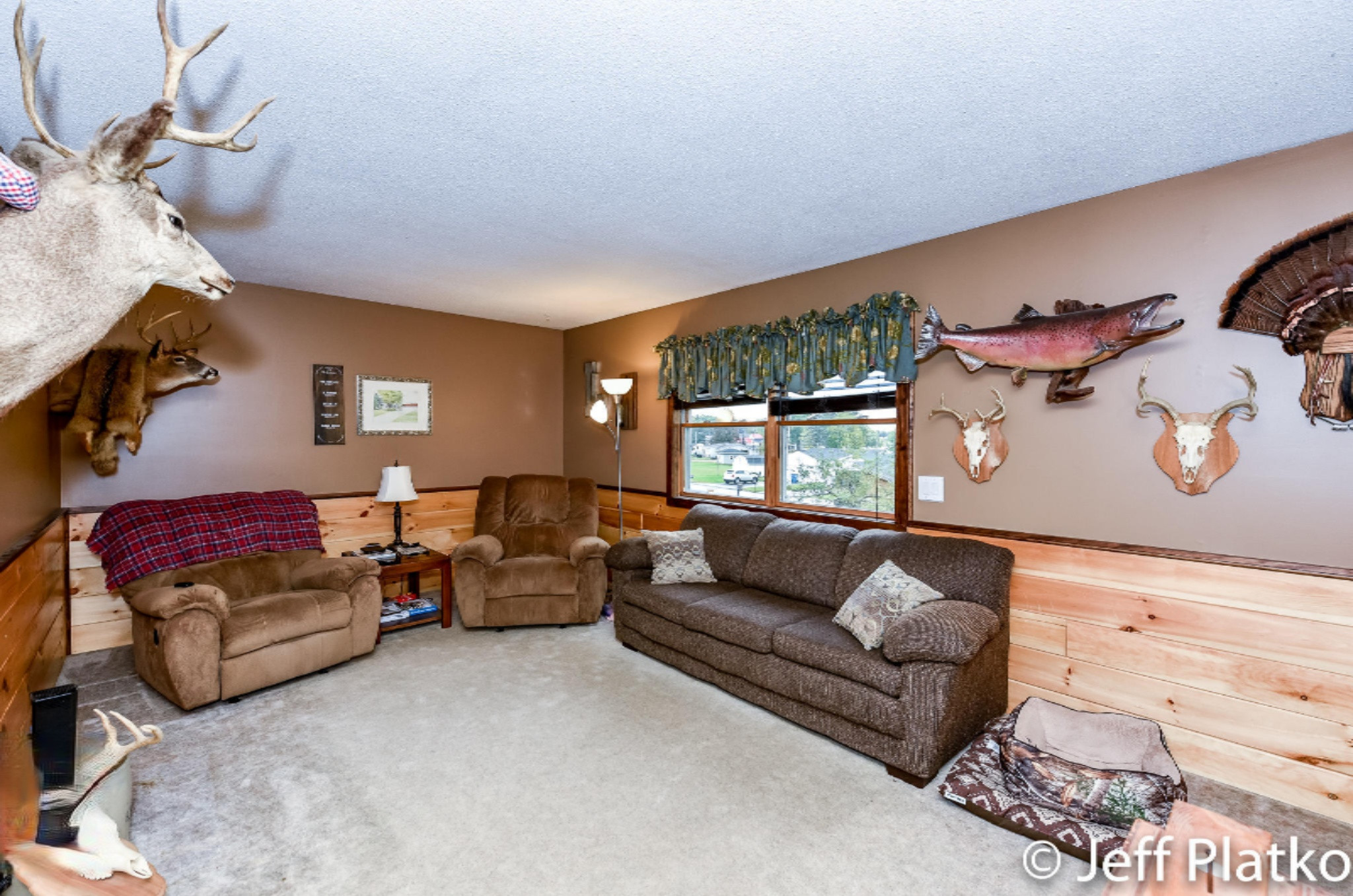 121 Rasmussen Drive Trufant, MI 49347 - Photo 14 of 51 9 Living Room