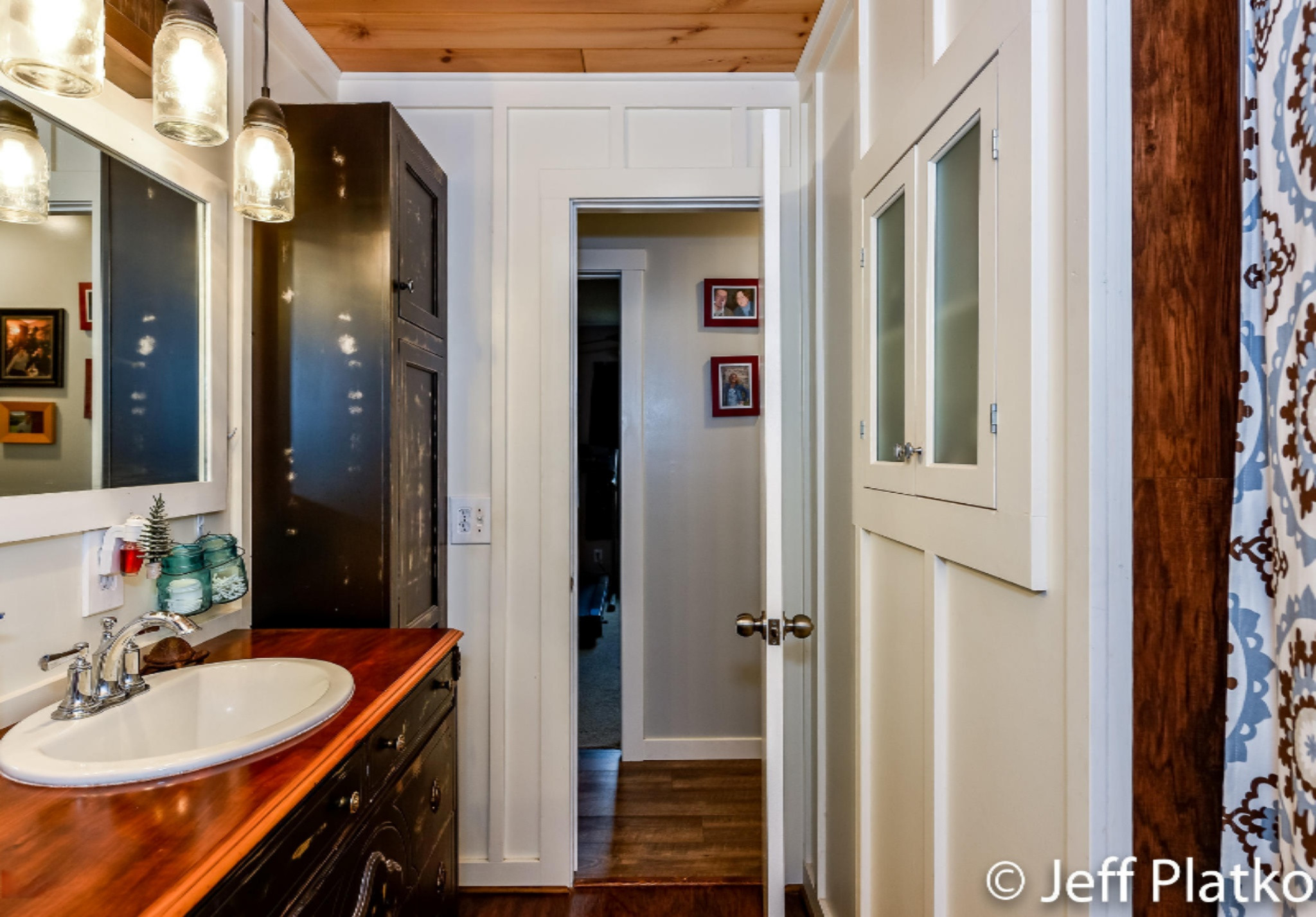 121 Rasmussen Drive Trufant, MI 49347 - Photo 20 of 51 11 Upper Level Bath