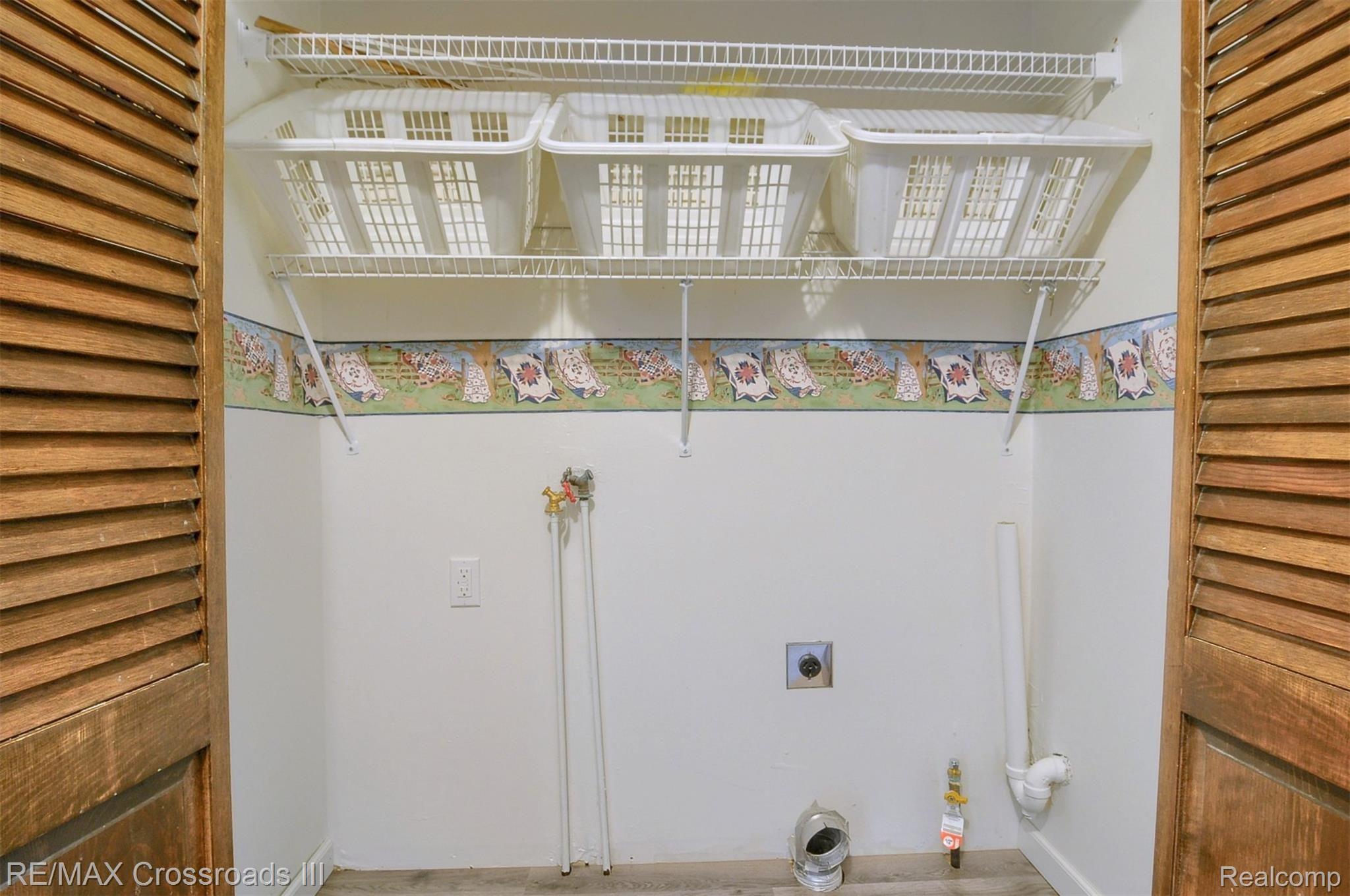40425 Harris Road Belleville, MI 48111 - Photo 16 of 32 18-Laundry-Area.jpg