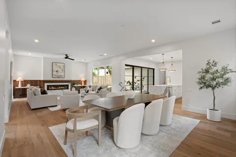 $1,499,999 | 309 Avenue Of Oaks Street, Houston, TX 77009