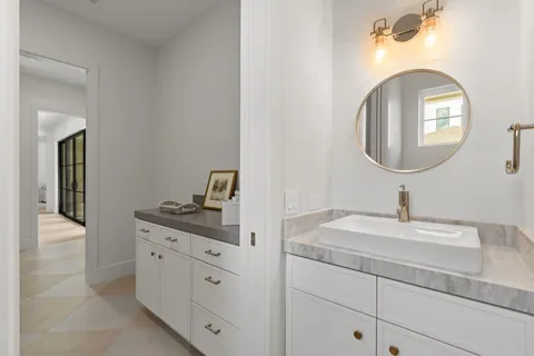 $1,499,999 | 309 Avenue Of Oaks Street, Houston, TX 77009