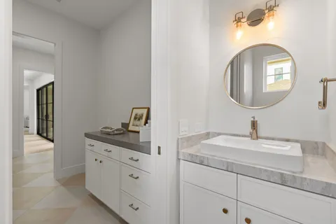 $1,499,999 | 309 Avenue Of Oaks Street, Houston, TX 77009