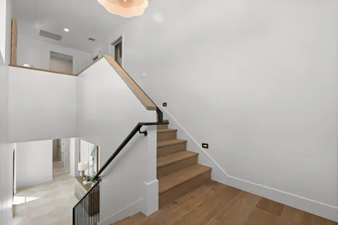 $1,499,999 | 309 Avenue Of Oaks Street, Houston, TX 77009