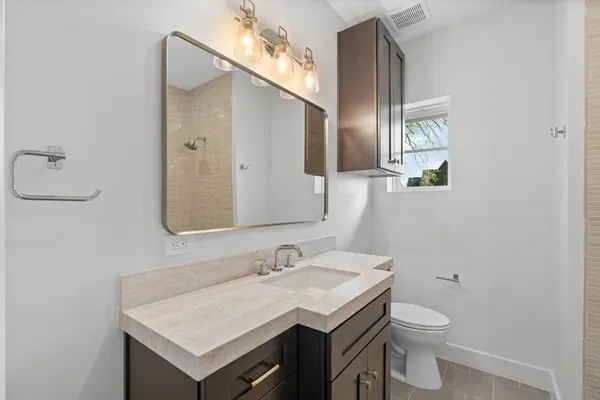 $1,575,000 | 309 Avenue Of Oaks Street, Houston, TX 77009