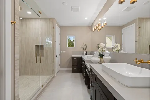 $1,499,999 | 309 Avenue Of Oaks Street, Houston, TX 77009