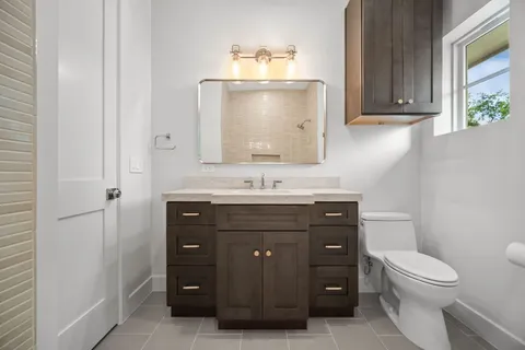 $1,499,999 | 309 Avenue Of Oaks Street, Houston, TX 77009