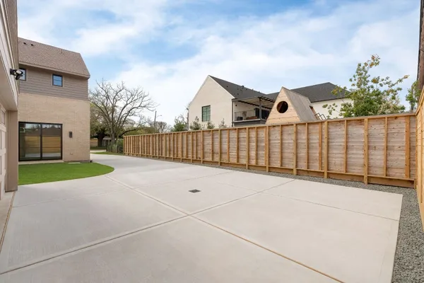 $1,575,000 | 309 Avenue Of Oaks Street, Houston, TX 77009