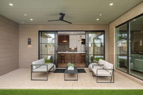 $1,499,999 | 309 Avenue Of Oaks Street, Houston, TX 77009