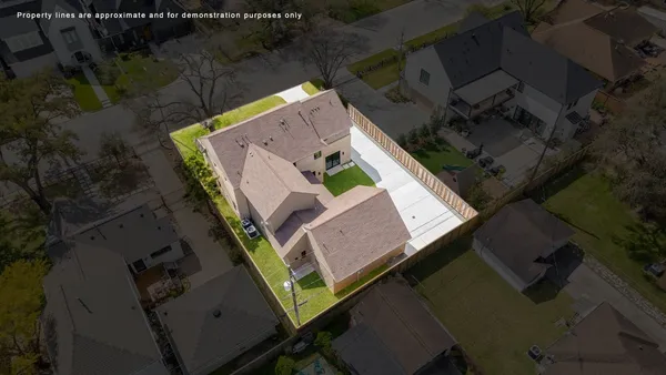 $1,575,000 | 309 Avenue Of Oaks Street, Houston, TX 77009
