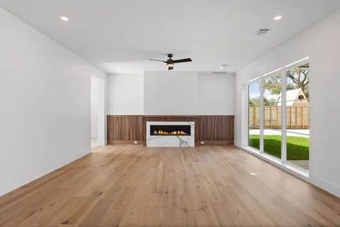 $1,499,999 | 309 Avenue Of Oaks Street, Houston, TX 77009