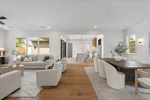 $1,499,999 | 309 Avenue Of Oaks Street, Houston, TX 77009