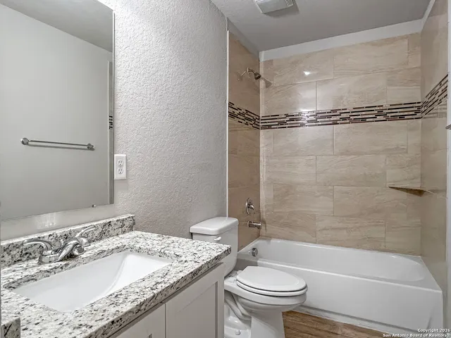 $1,400 | 13002 Reid Meadows, Live Oak, TX 78233