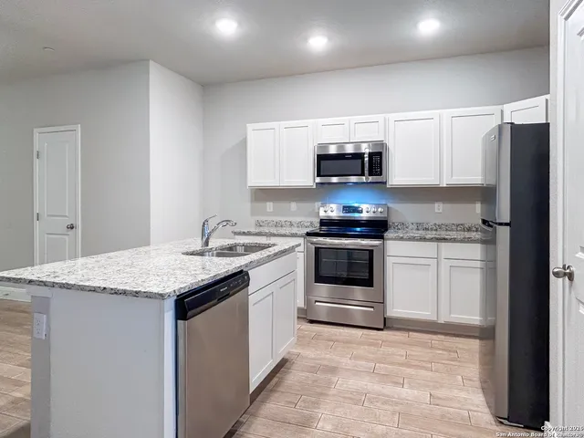 $1,400 | 13002 Reid Meadows, Live Oak, TX 78233