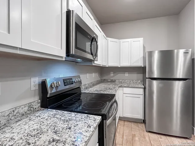 $1,400 | 13002 Reid Meadows, Live Oak, TX 78233