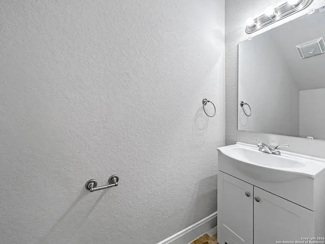 $1,400 | 13002 Reid Meadows, Live Oak, TX 78233