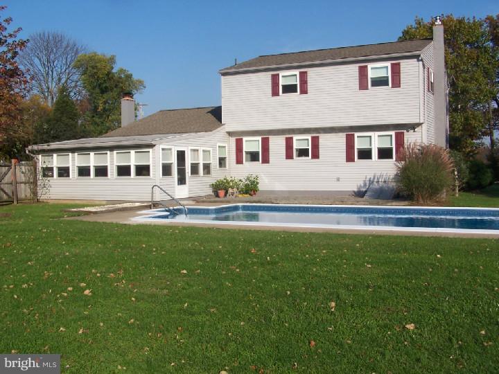 2810 Upper Ridge Road Pennsburg, PA 18073 - Photo 2 of 12 Exterior Back