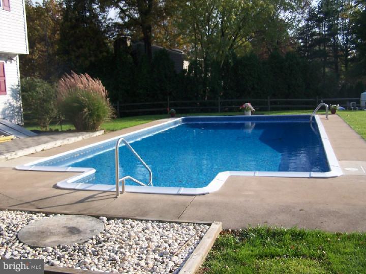 2810 Upper Ridge Road Pennsburg, PA 18073 - Photo 3 of 12 Pool