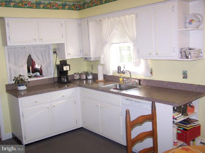 2810 Upper Ridge Road Pennsburg, PA 18073 - Photo 5 of 12 Kitchen