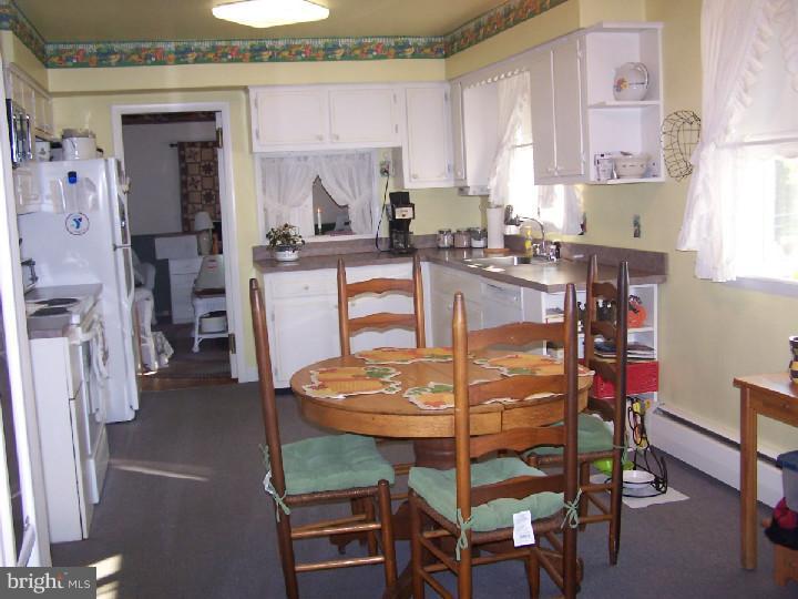 2810 Upper Ridge Road Pennsburg, PA 18073 - Photo 6 of 12 Kitchen