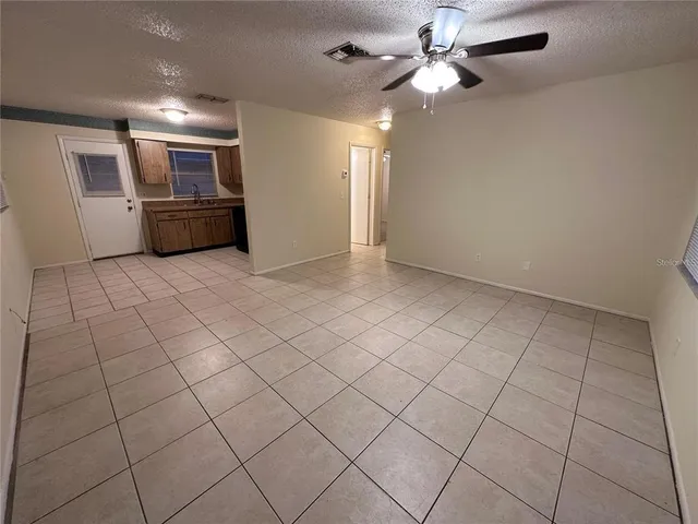 $1,600 | 4624 73rd Avenue North, Unit B, Pinellas Park, FL 33781