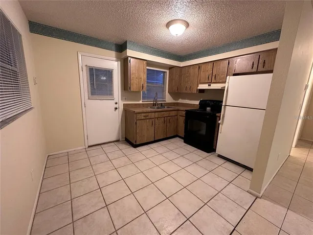 $1,600 | 4624 73rd Avenue North, Unit B, Pinellas Park, FL 33781