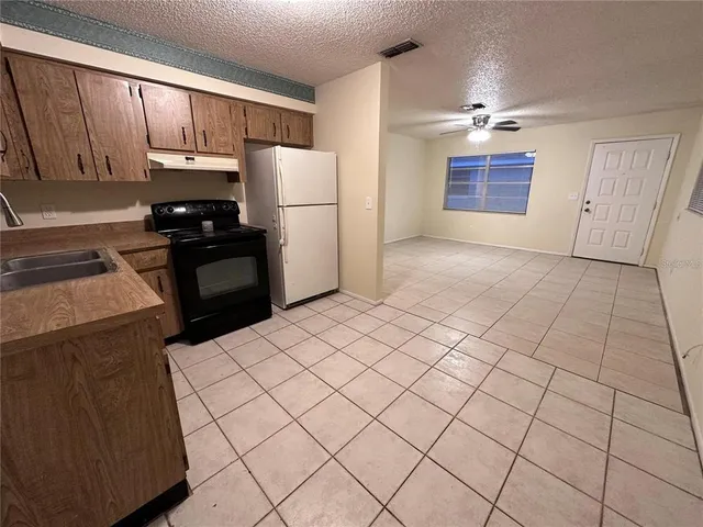 $1,600 | 4624 73rd Avenue North, Unit B, Pinellas Park, FL 33781