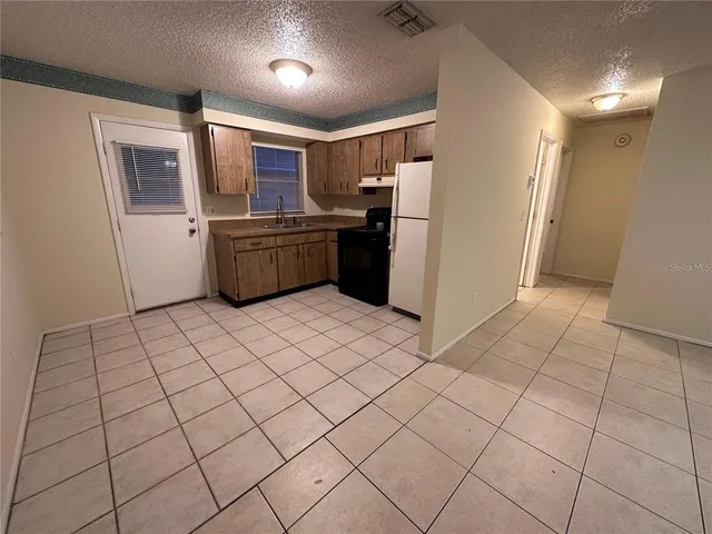 $1,600 | 4624 73rd Avenue North, Unit B, Pinellas Park, FL 33781