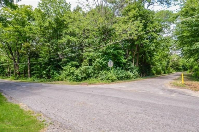 991 Maple Lane Benton Harbor, MI 49022 - Photo 3 of 12 Additional Photo