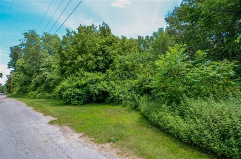 991 Maple Lane Benton Harbor, MI 49022 - Photo 4 of 12 Additional Photo