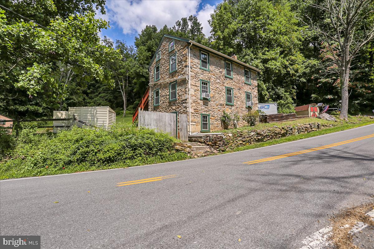 212 Conrad Road Alburtis, PA 18011 - Photo 2 of 31 Gallery Image 2