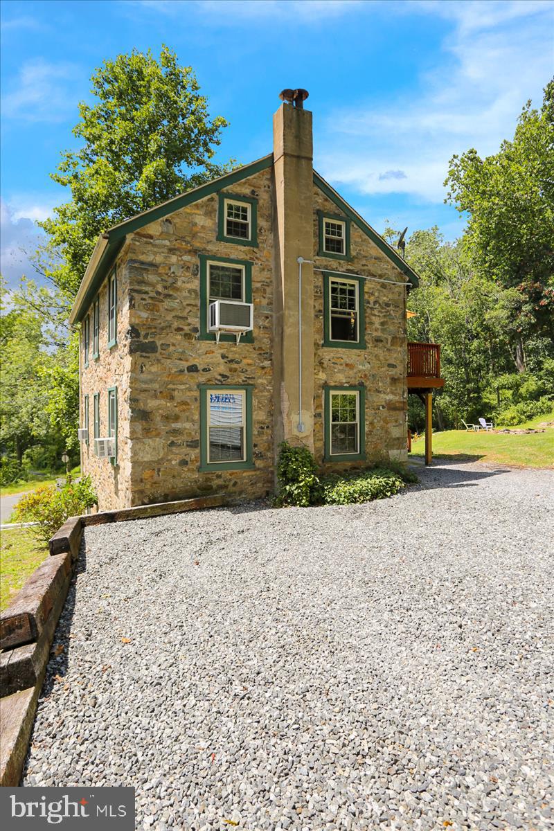 212 Conrad Road Alburtis, PA 18011 - Photo 4 of 31 Gallery Image 4