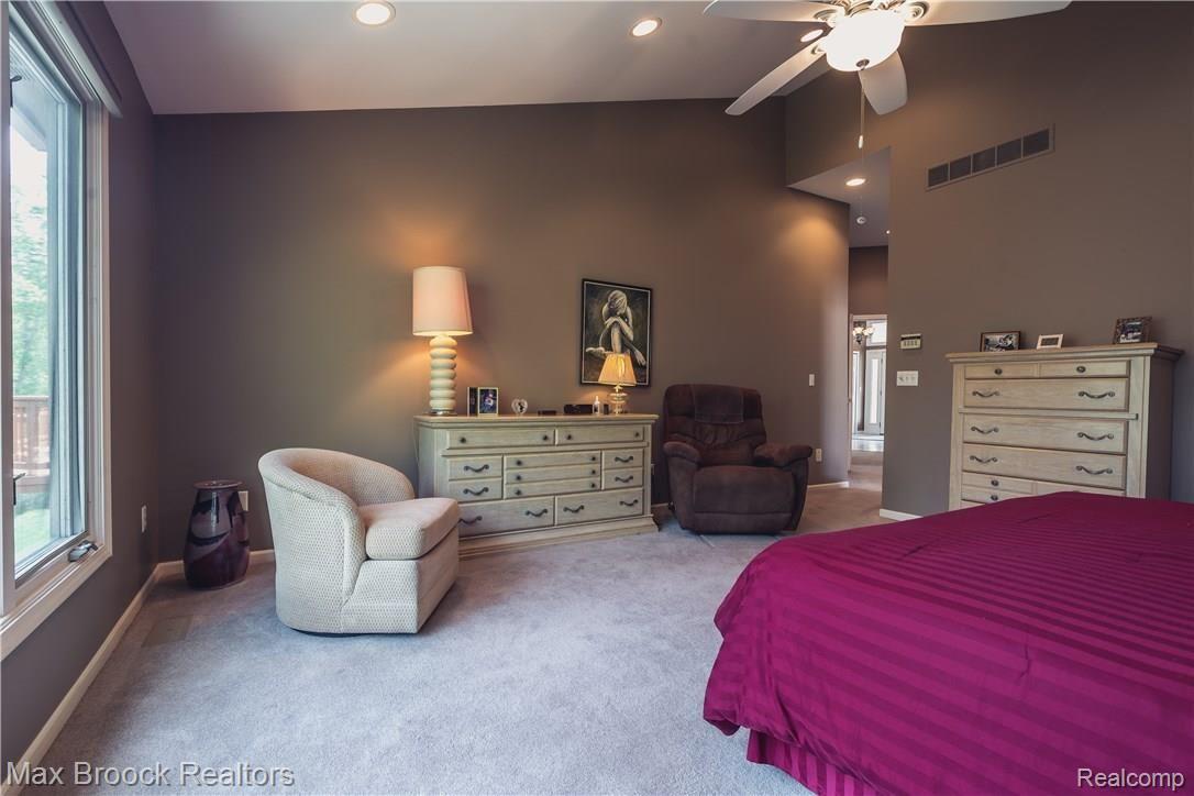 3147 Fairgrove Terrace, Unit 7 Rochester, MI 48309 - Photo 20 of 52 MASTER BEDROOM WITH GENEROUS DIMENSIONS