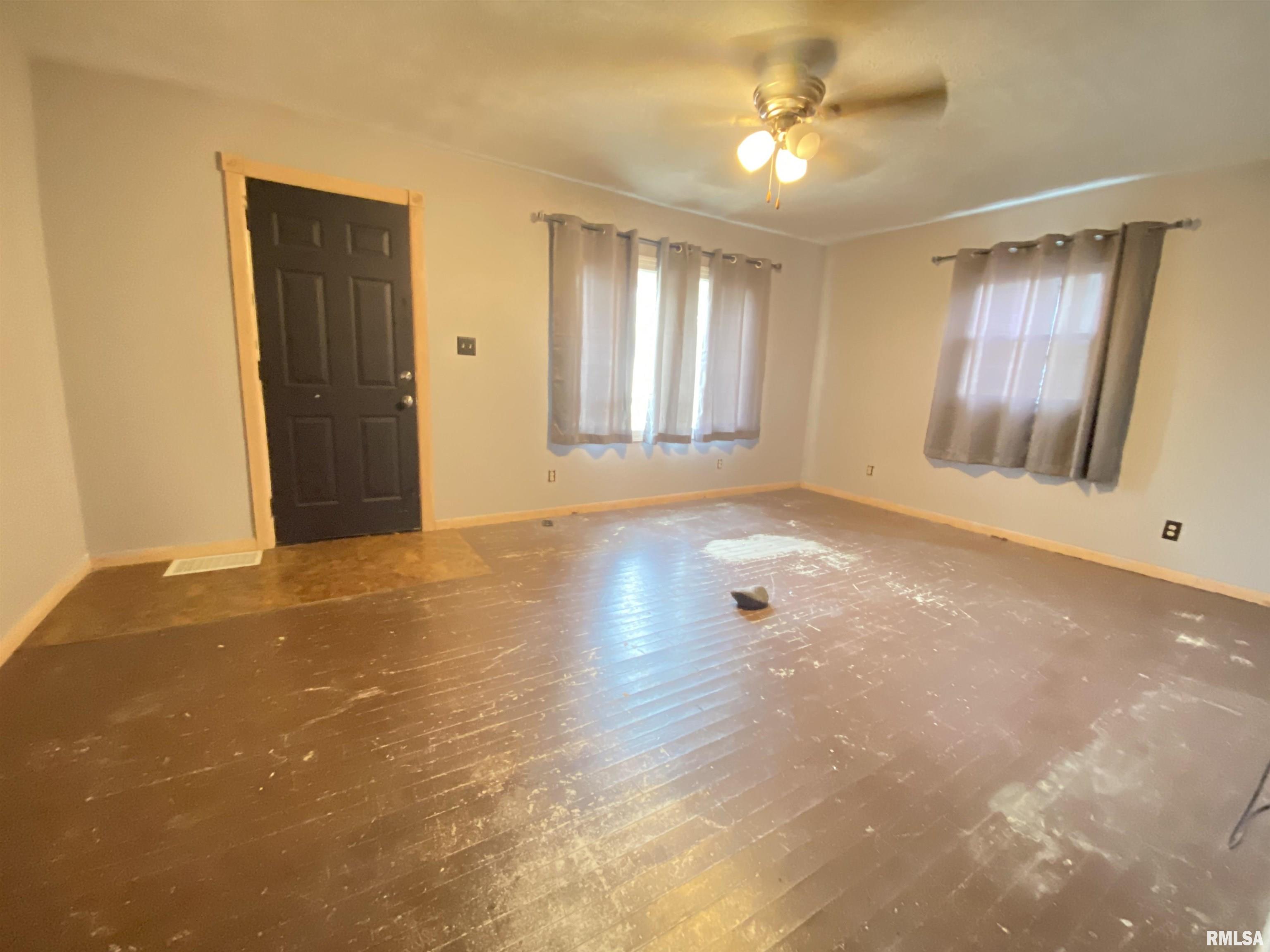 37 Belle Place Springfield, IL 62704 - Photo 3 of 18