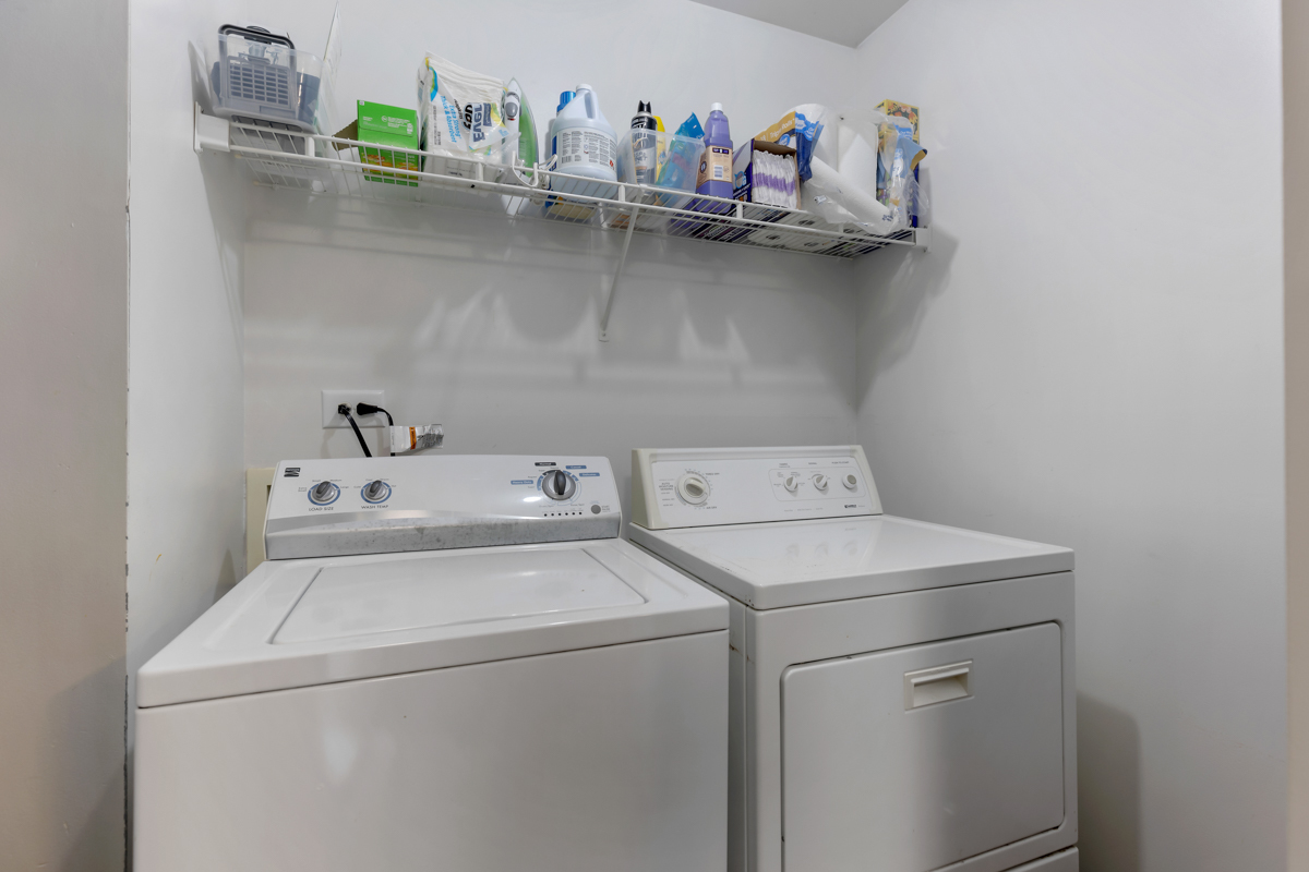 320 Crestview Drive, Unit B Wauconda, IL 60084 - Photo 25 of 28 a utility room with dryer and washer