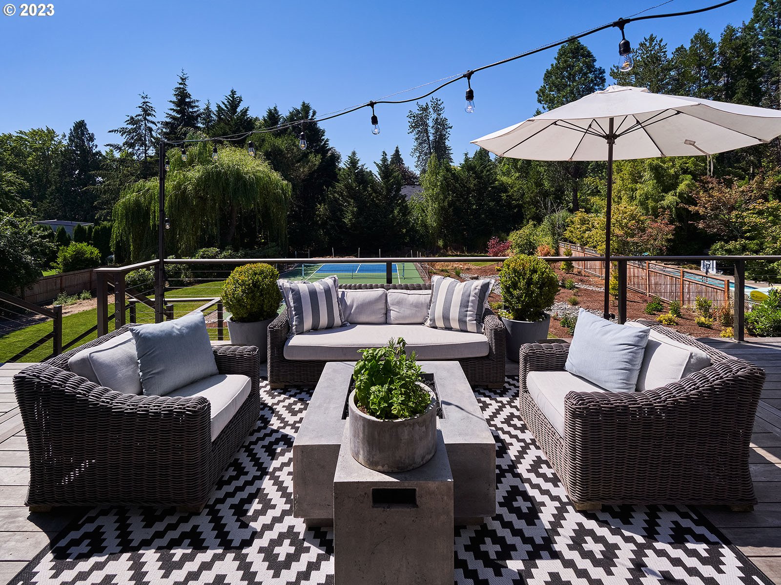 8485 Southwest Ridgeway Drive Portland, OR 97225 - Photo 11 of 28 Gallery Image 11