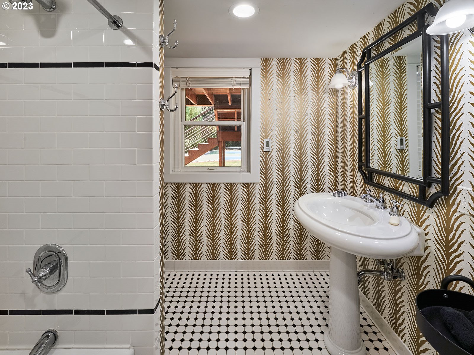 8485 Southwest Ridgeway Drive Portland, OR 97225 - Photo 22 of 28 Gallery Image 22