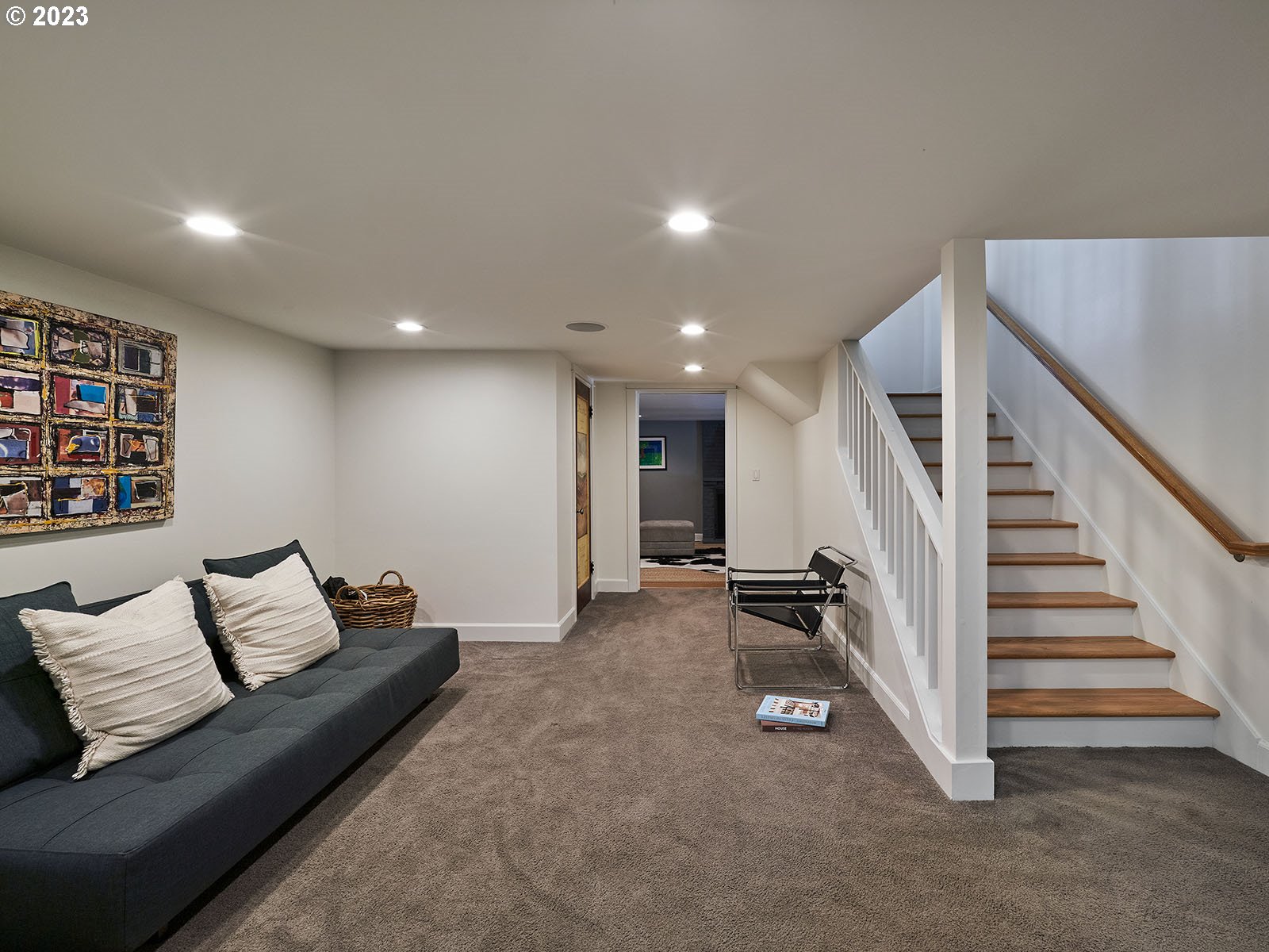 8485 Southwest Ridgeway Drive Portland, OR 97225 - Photo 23 of 28 Gallery Image 23