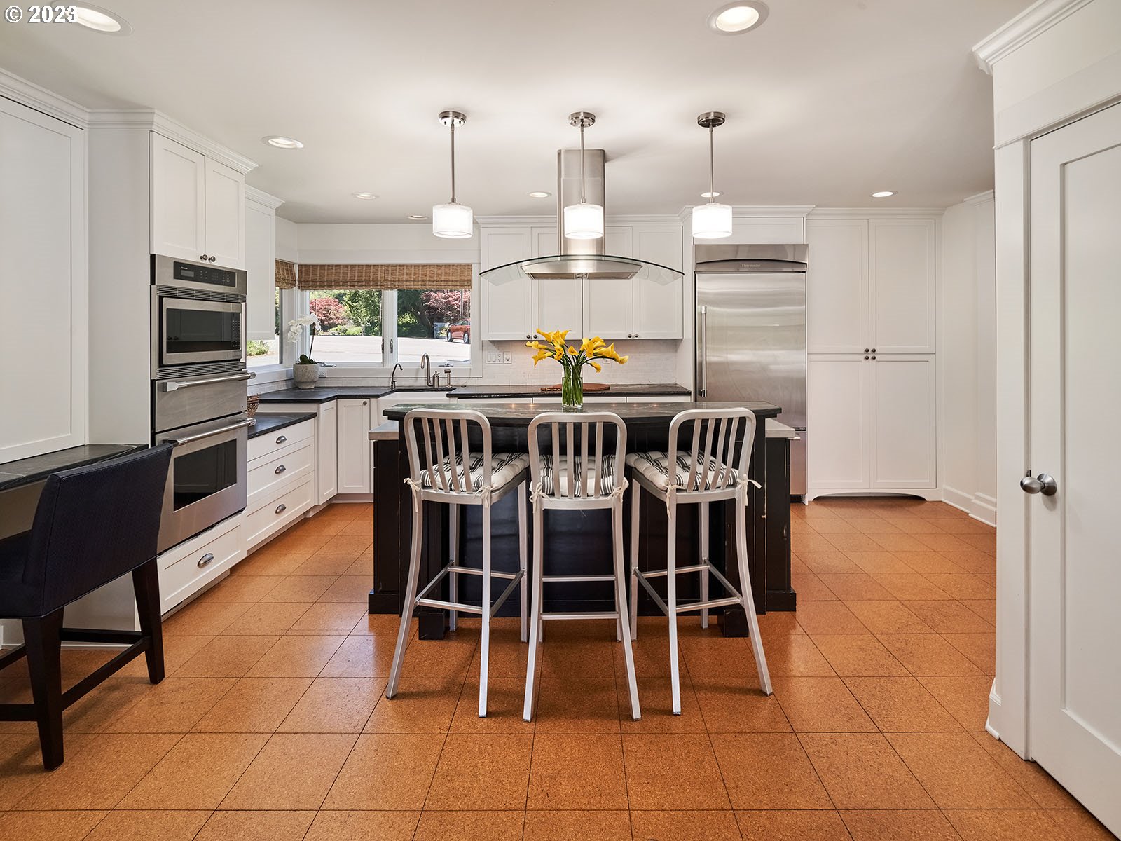 8485 Southwest Ridgeway Drive Portland, OR 97225 - Photo 8 of 28 Gallery Image 8