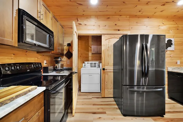 a view of an outdoor space