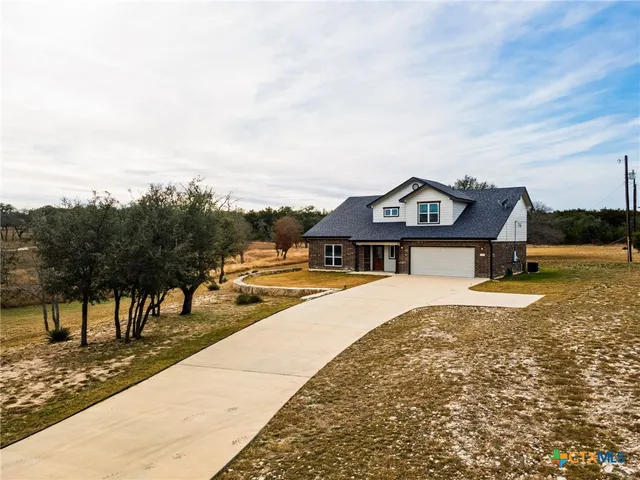 $410,000 | 320 Sunrise Hills, Lampasas, TX 76550