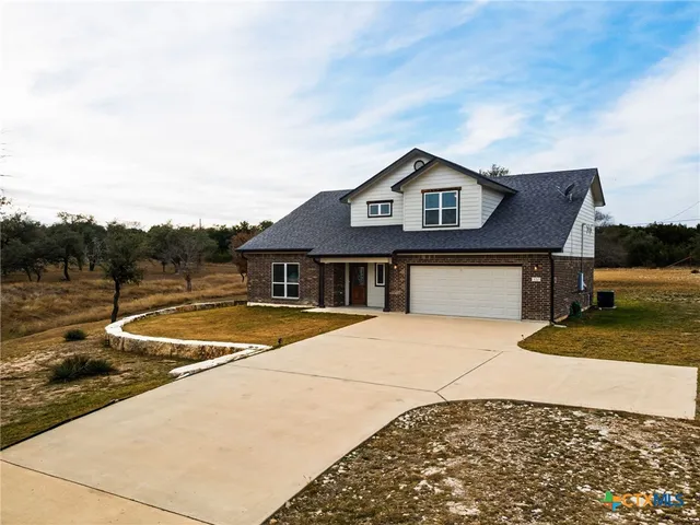 $410,000 | 320 Sunrise Hills, Lampasas, TX 76550
