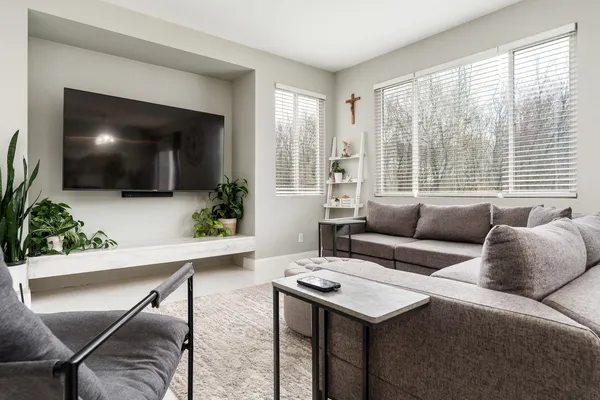 $229,900 | 6307 Commonwealth Drive, Unit 1, Loves Park, IL 61111