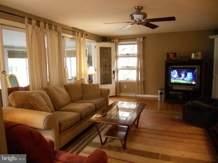 531 Evans Road Springfield, PA 19064 - Photo 8 of 16 Family Room