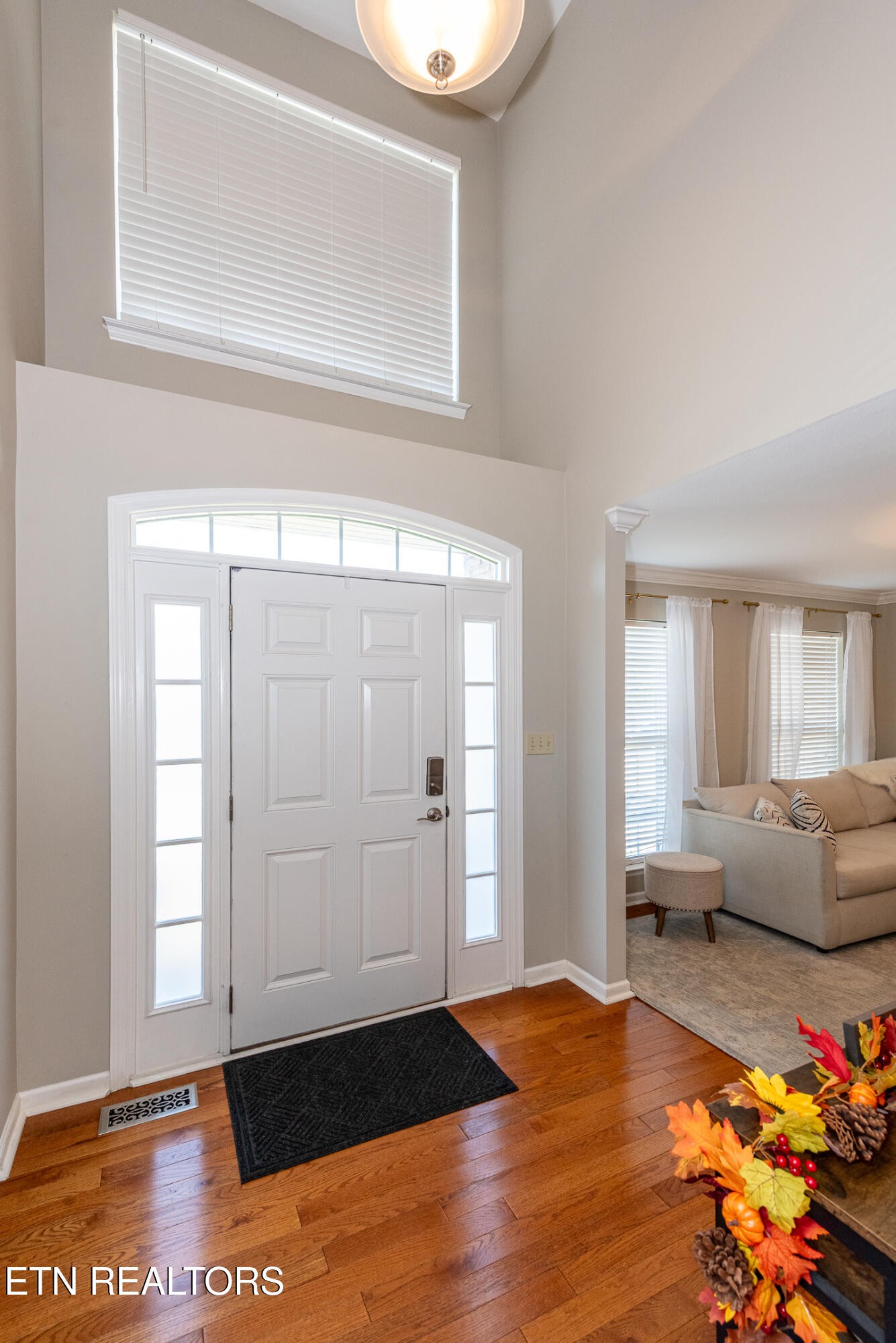 1600 Legacy Park Road Knoxville, TN 37922 - Photo 4 of 58 a living room with furniture and a window