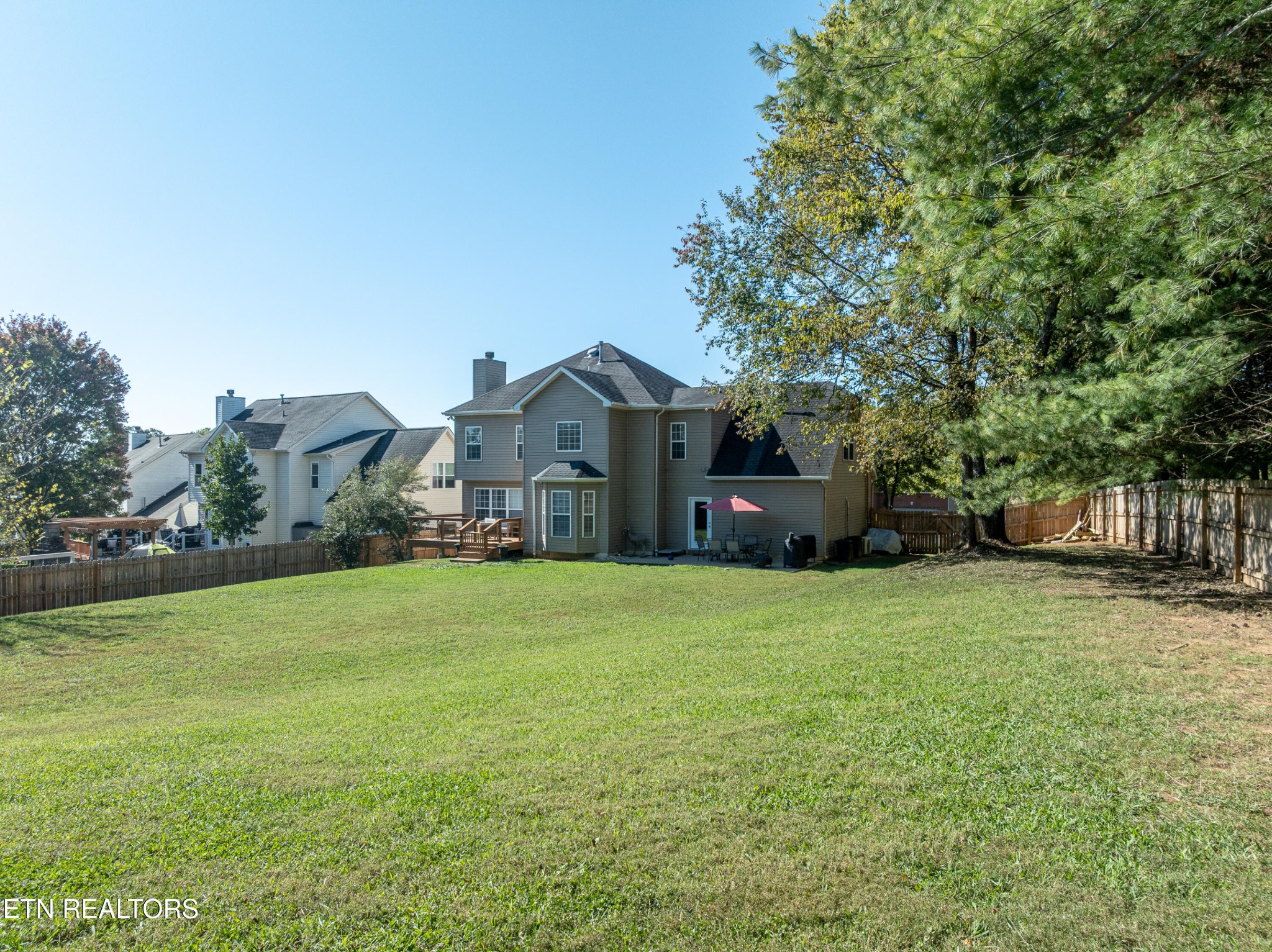 1600 Legacy Park Road Knoxville, TN 37922 - Photo 47 of 58 a front view of a house with garden