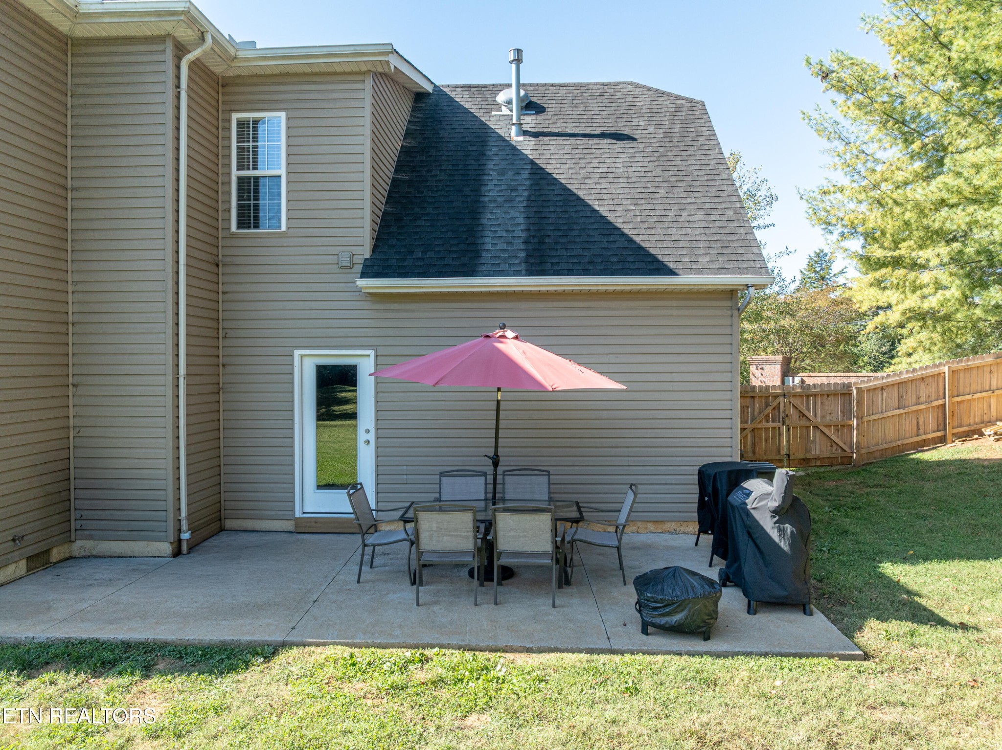 1600 Legacy Park Road Knoxville, TN 37922 - Photo 49 of 58 a backyard of a house with seating space