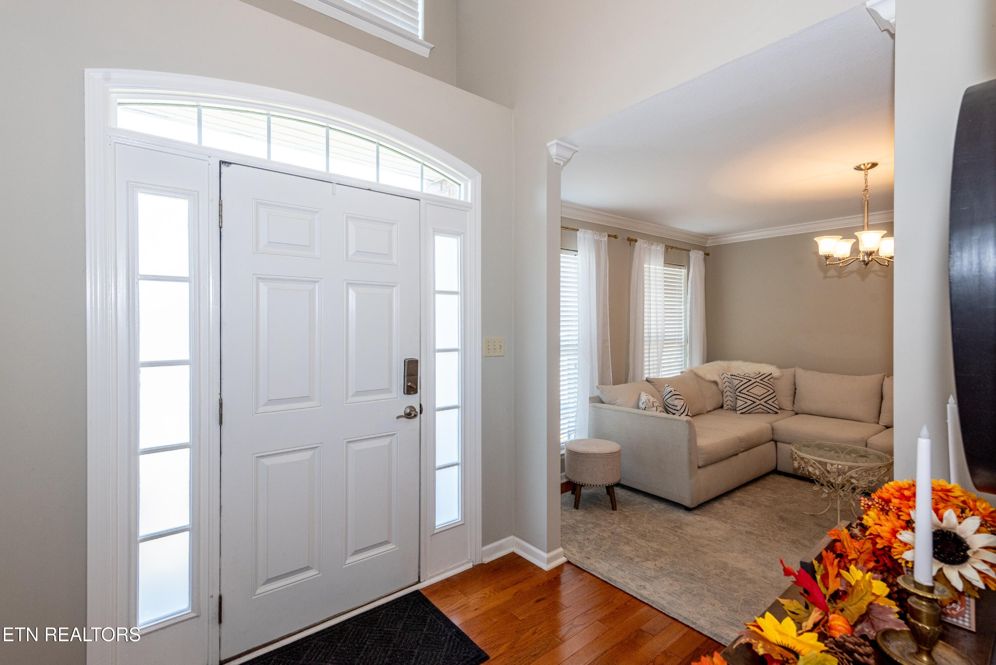 1600 Legacy Park Road Knoxville, TN 37922 - Photo 5 of 58 a living room with furniture and a baby crib