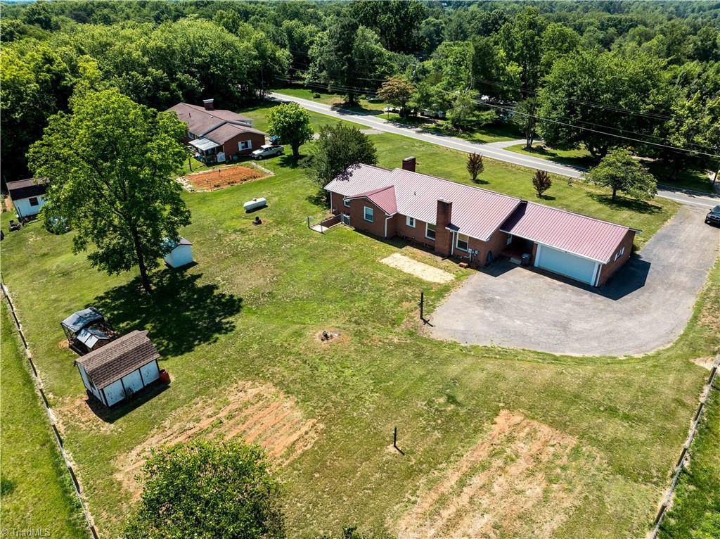 5800 Bethel Road Jonesville, NC 28642 - Photo 9 of 36