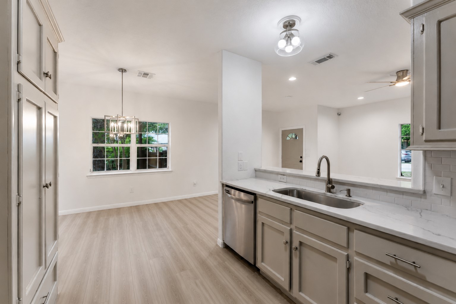 92 Tupelo Lane Conroe, TX 77304 - Photo 11 of 18